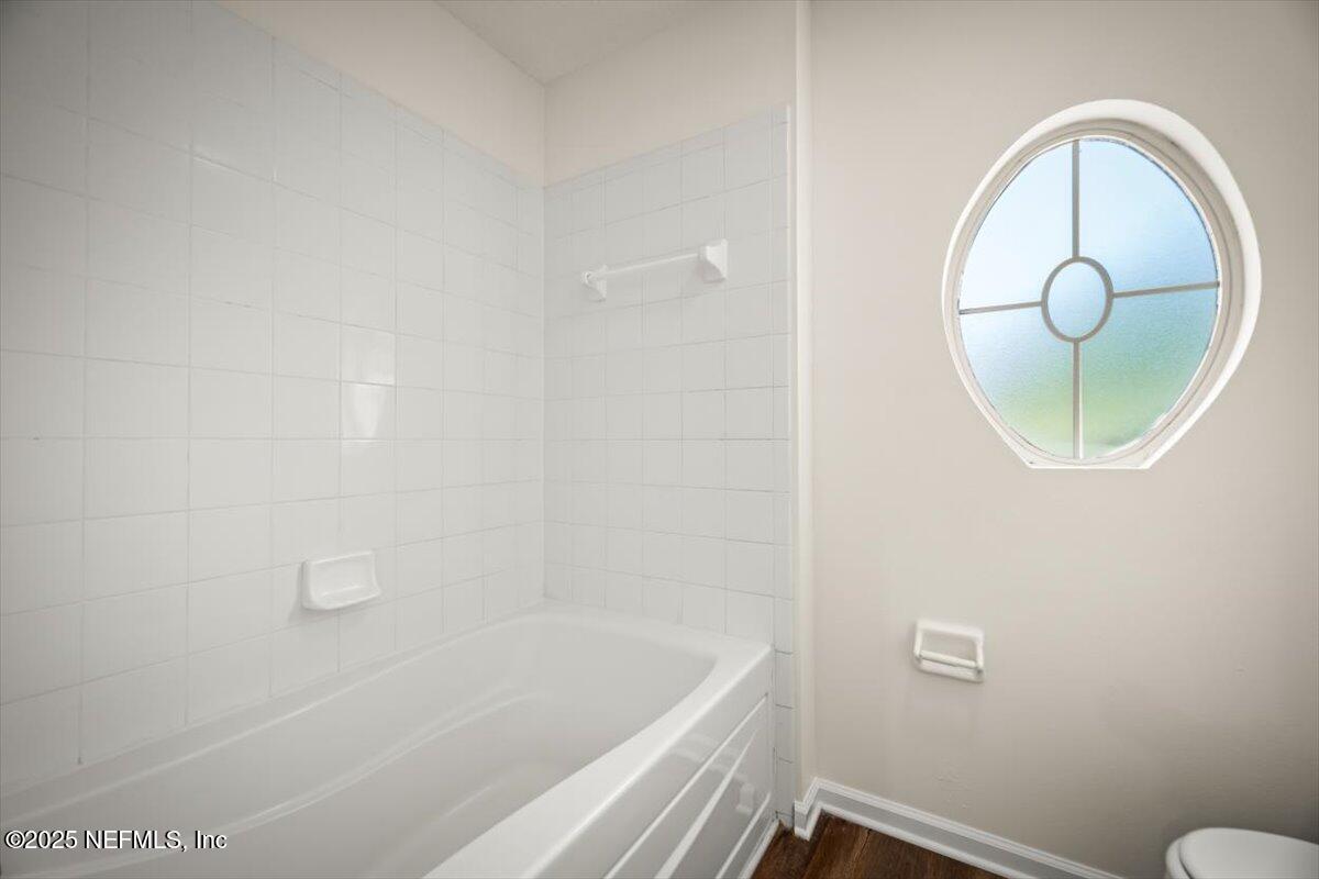 5260 Collins Road, Unit 1301 Jacksonville, FL 32244 - Photo 28 of 33 Master bath
