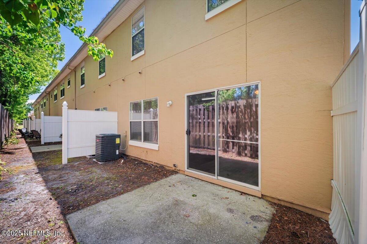 5260 Collins Road, Unit 1301 Jacksonville, FL 32244 - Photo 32 of 33 Patio