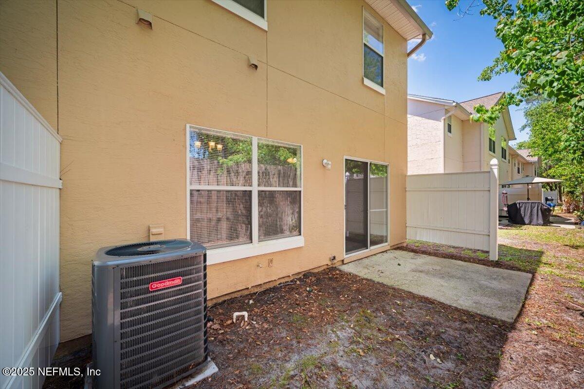 5260 Collins Road, Unit 1301 Jacksonville, FL 32244 - Photo 33 of 33 Patio