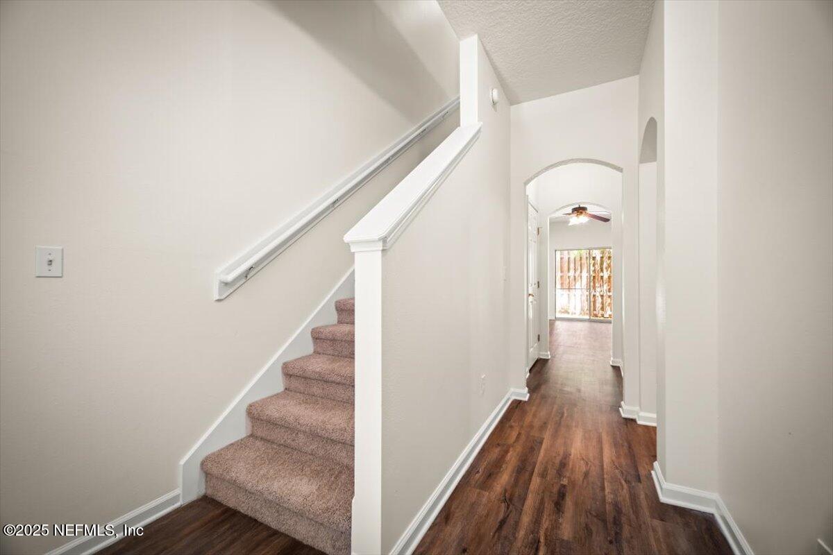 5260 Collins Road, Unit 1301 Jacksonville, FL 32244 - Photo 6 of 33 Hall and stairs