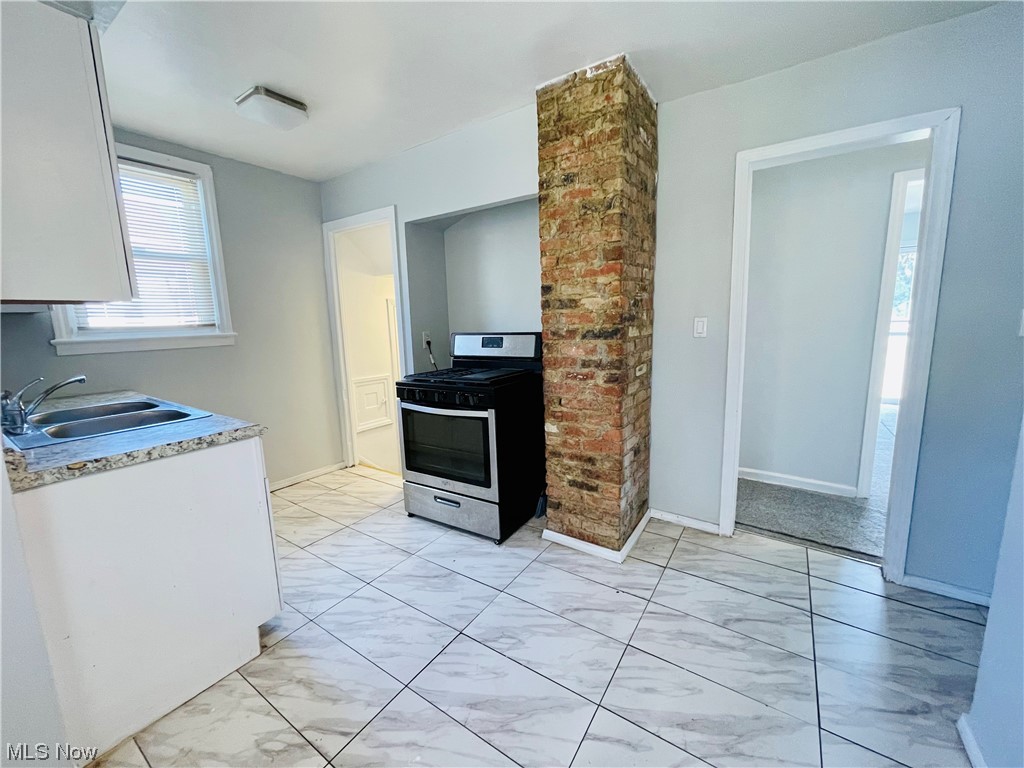 20205 Sumpter Road Cleveland, OH 44128 - Photo 6 of 18 Gallery Image 6