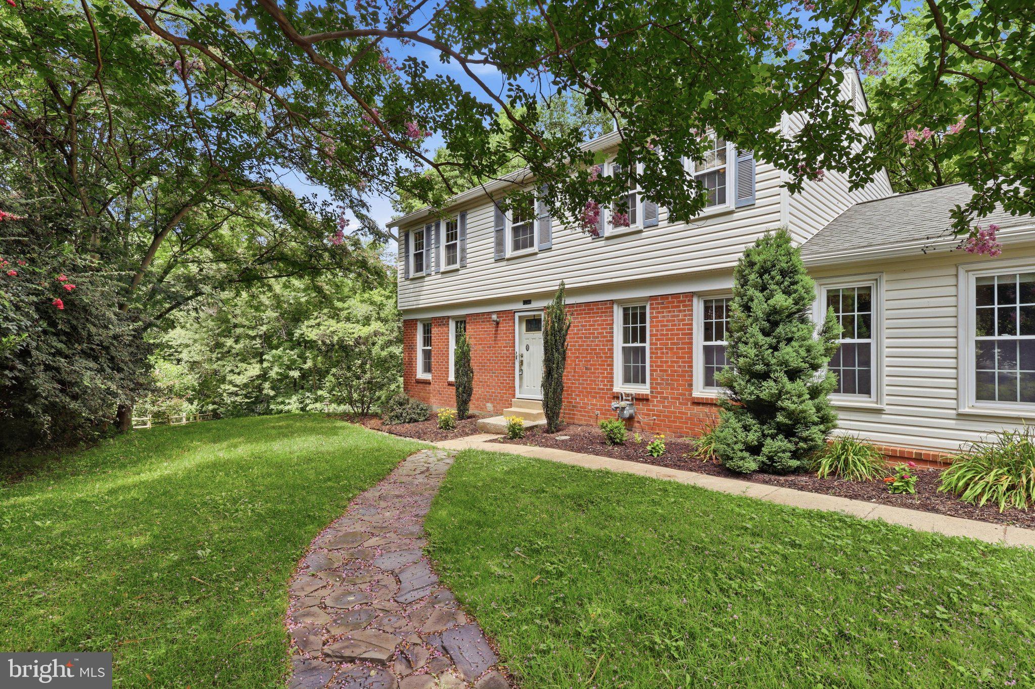 12348 Coleraine Court Reston, VA 20191 - Photo 2 of 56 Beautiful exterior front view