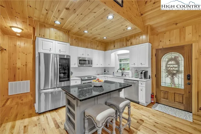 $574,900 | 201 Eagles Nest Trail, West Jefferson, NC 28694