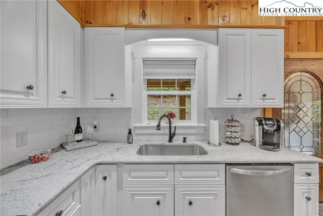 $574,900 | 201 Eagles Nest Trail, West Jefferson, NC 28694