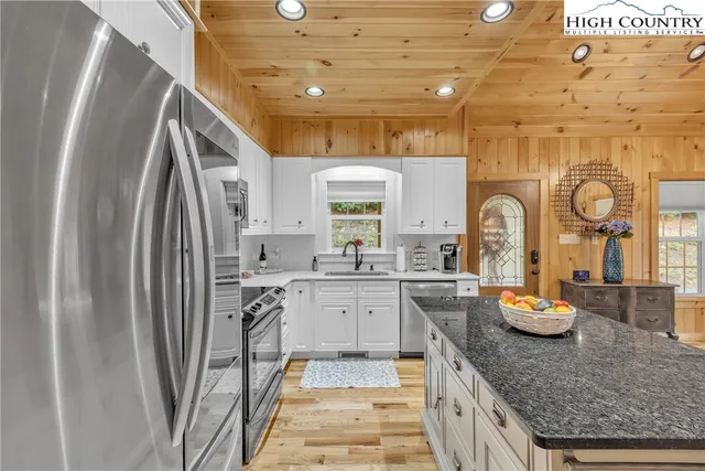 $574,900 | 201 Eagles Nest Trail, West Jefferson, NC 28694