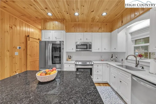 $574,900 | 201 Eagles Nest Trail, West Jefferson, NC 28694