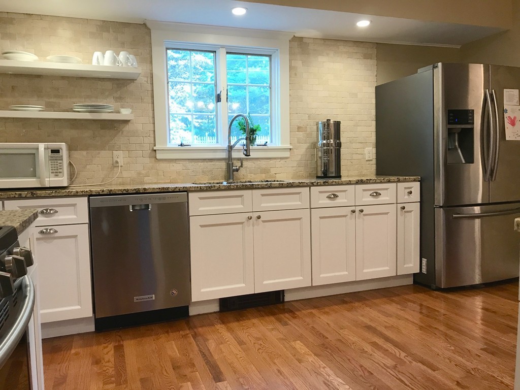562 Montague Road Amherst, MA 01002 - Photo 4 of 30