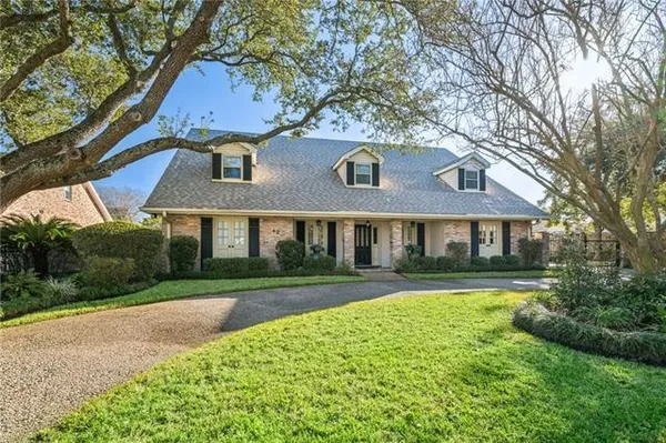 $700,000 | 42 Chateau Palmer Drive, Kenner, LA 70065