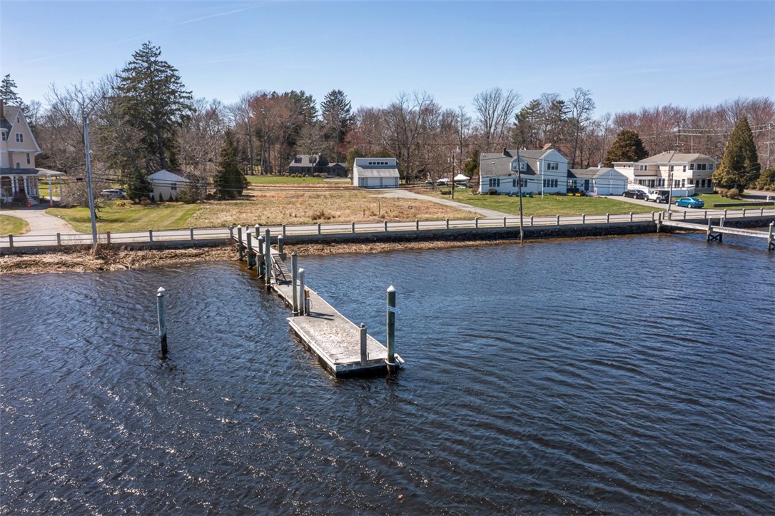 11 Mathewson Road Barrington, RI 02806 - Photo 2 of 9