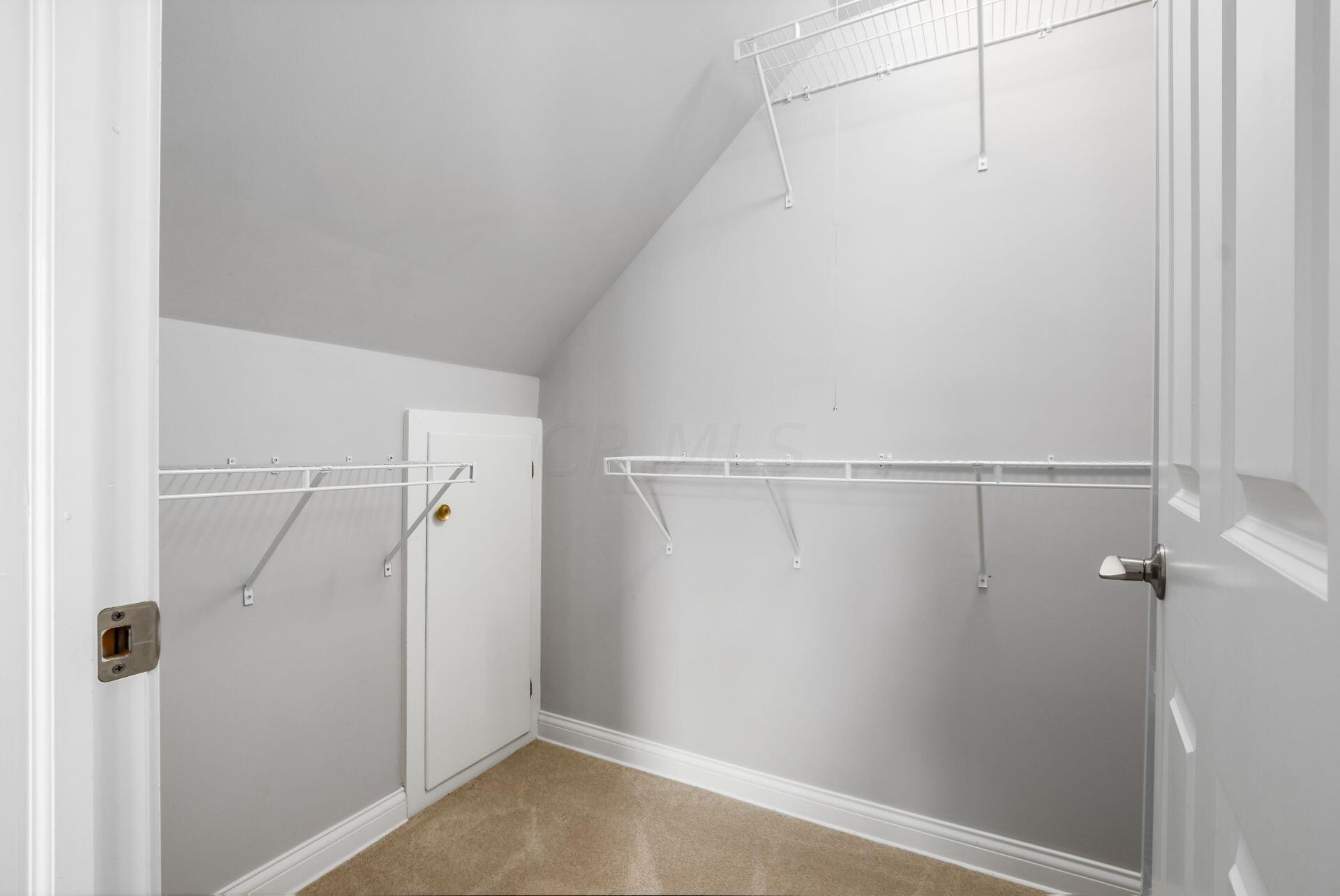 1960 Malvern Road Columbus, OH 43221 - Photo 17 of 37 Primary Closet