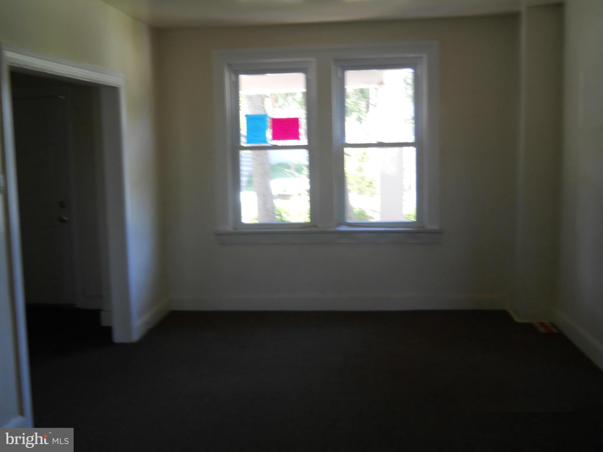 4407 Old York Road Baltimore, MD 21212 - Photo 3 of 11 Living Room