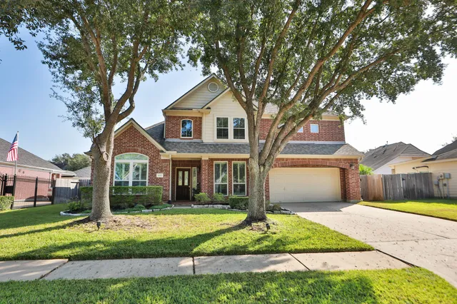 $575,000 | 8410 Brighton Lake Lane, Houston, TX 77095