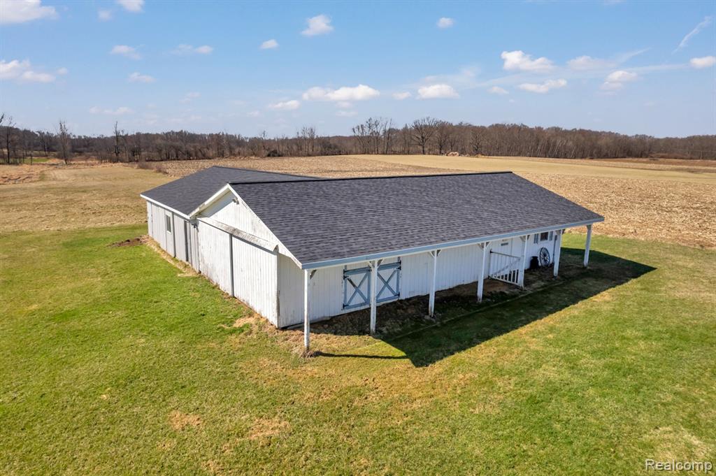 12833 Sullivan Road Emmett, MI 48022 - Photo 4 of 41