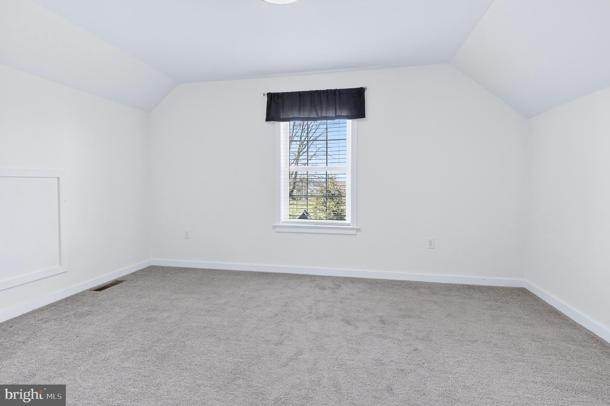 32 Katherines Way Lancaster, PA 17602 - Photo 31 of 42 an empty room with a window