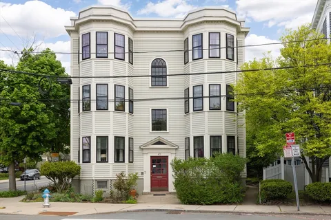 $1,200,000 | 47 Vassal Lane, Unit 3, Cambridge, MA 02138