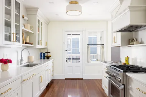 $1,200,000 | 47 Vassal Lane, Unit 3, Cambridge, MA 02138