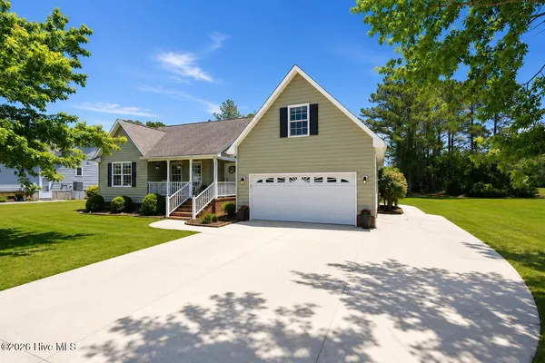 $350,000 | 1129 Coral Reef Drive, New Bern, NC 28560