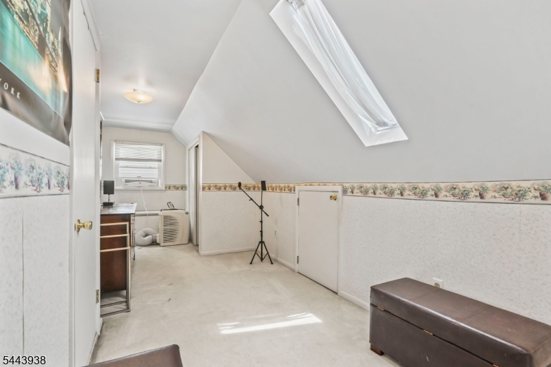 57 Ivanhoe Terrace Bloomfield, NJ 07003 - Photo 21 of 37