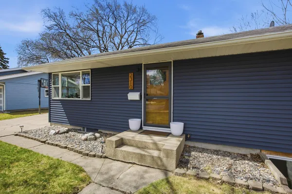 $279,900 | 2310 9th Street North, Fargo, ND 58102