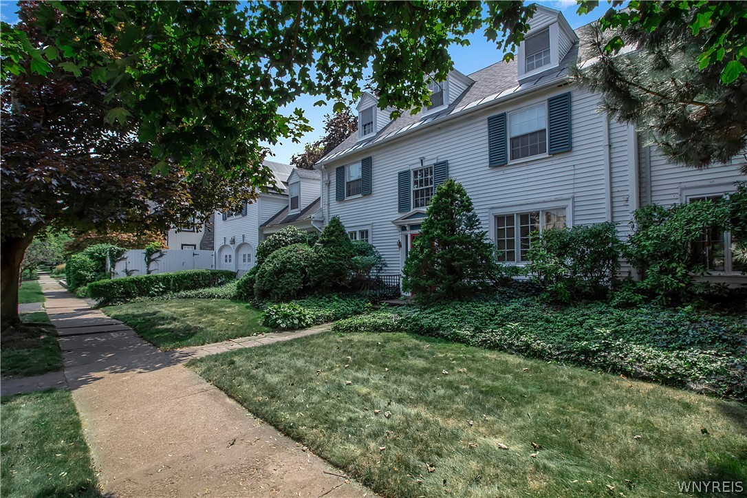 65 Tudor Place Buffalo, NY 14222 - Photo 2 of 48