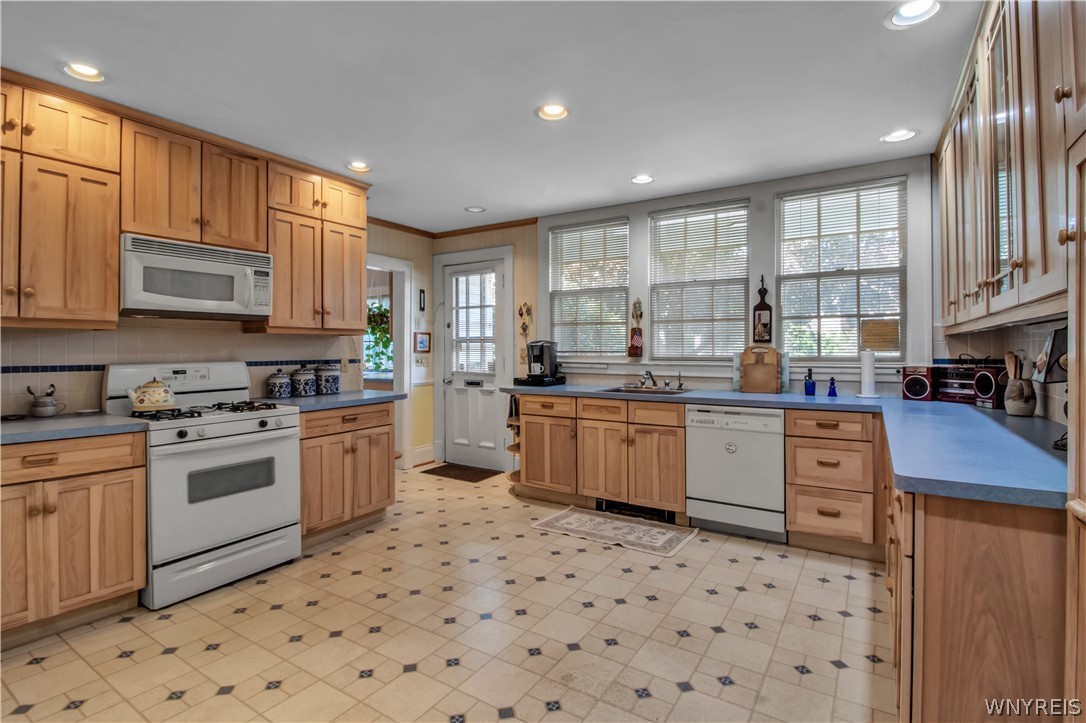 65 Tudor Place Buffalo, NY 14222 - Photo 27 of 48