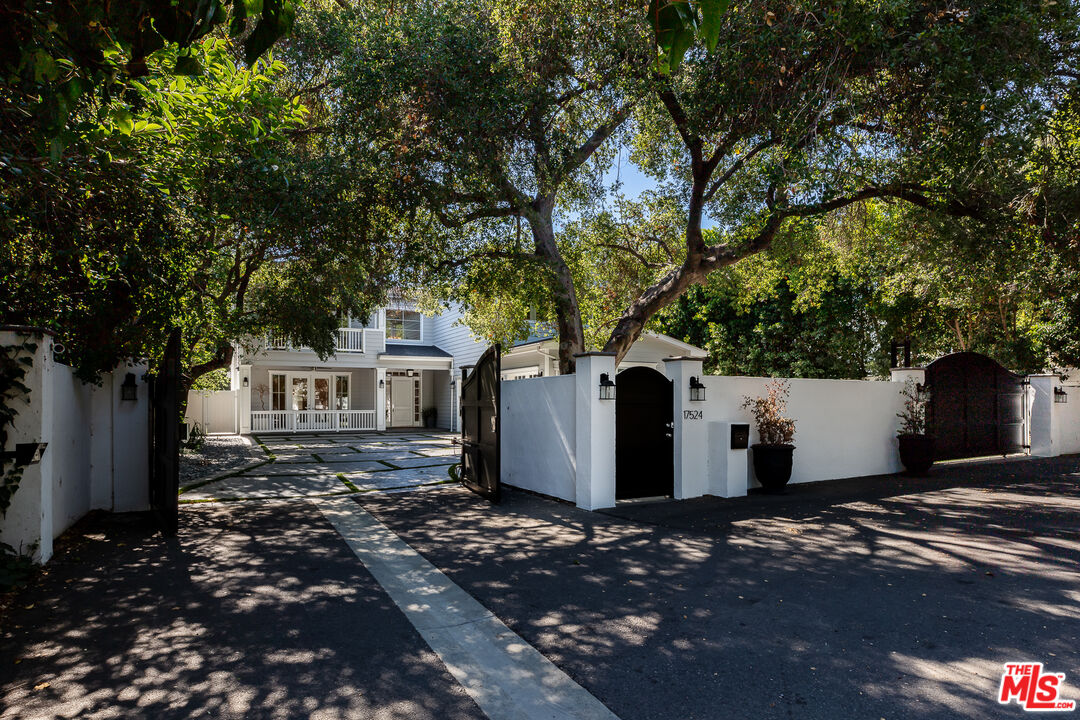 17524 Jayden Lane Encino, CA 91316 - Photo 3 of 52