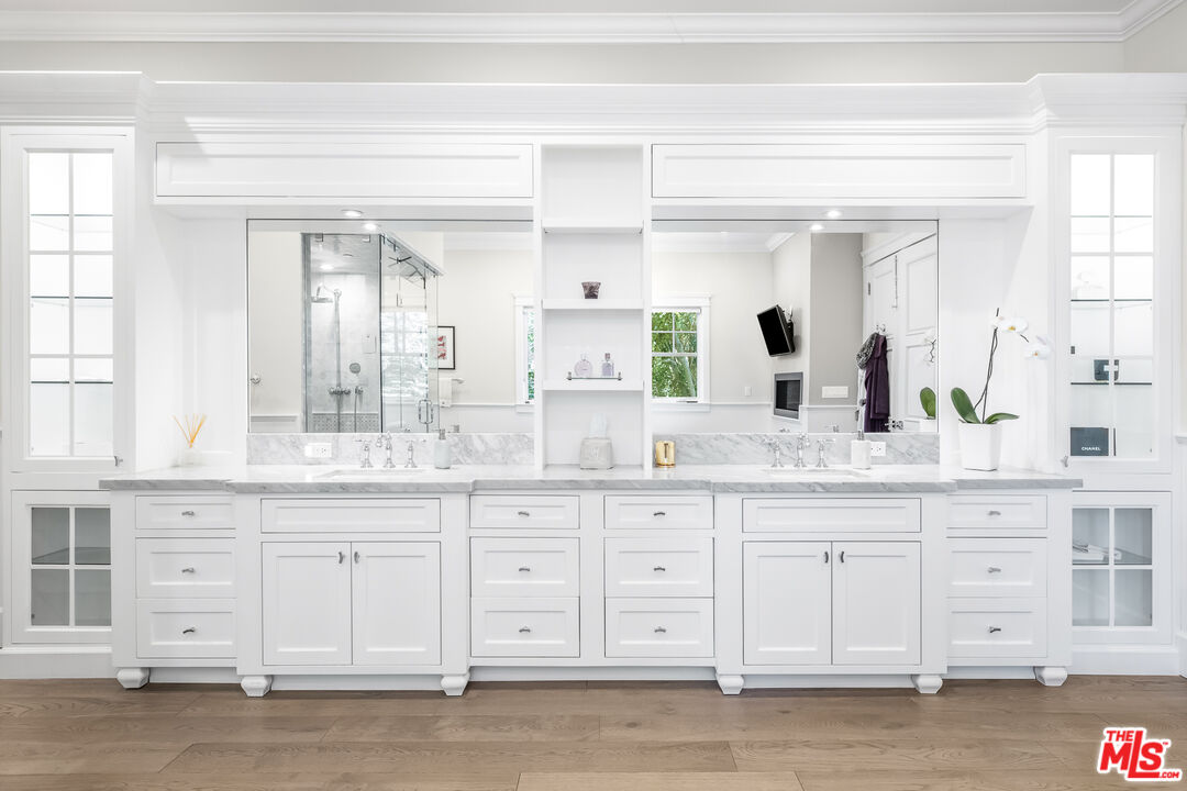 17524 Jayden Lane Encino, CA 91316 - Photo 32 of 52