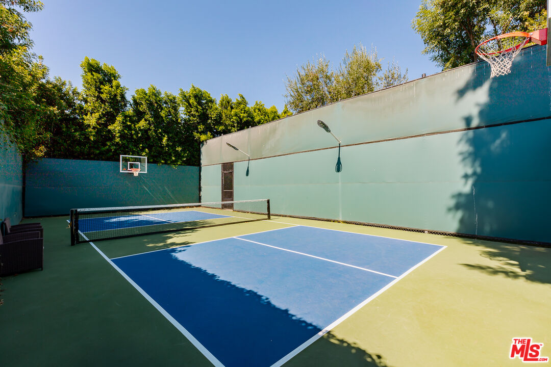 17524 Jayden Lane Encino, CA 91316 - Photo 6 of 52