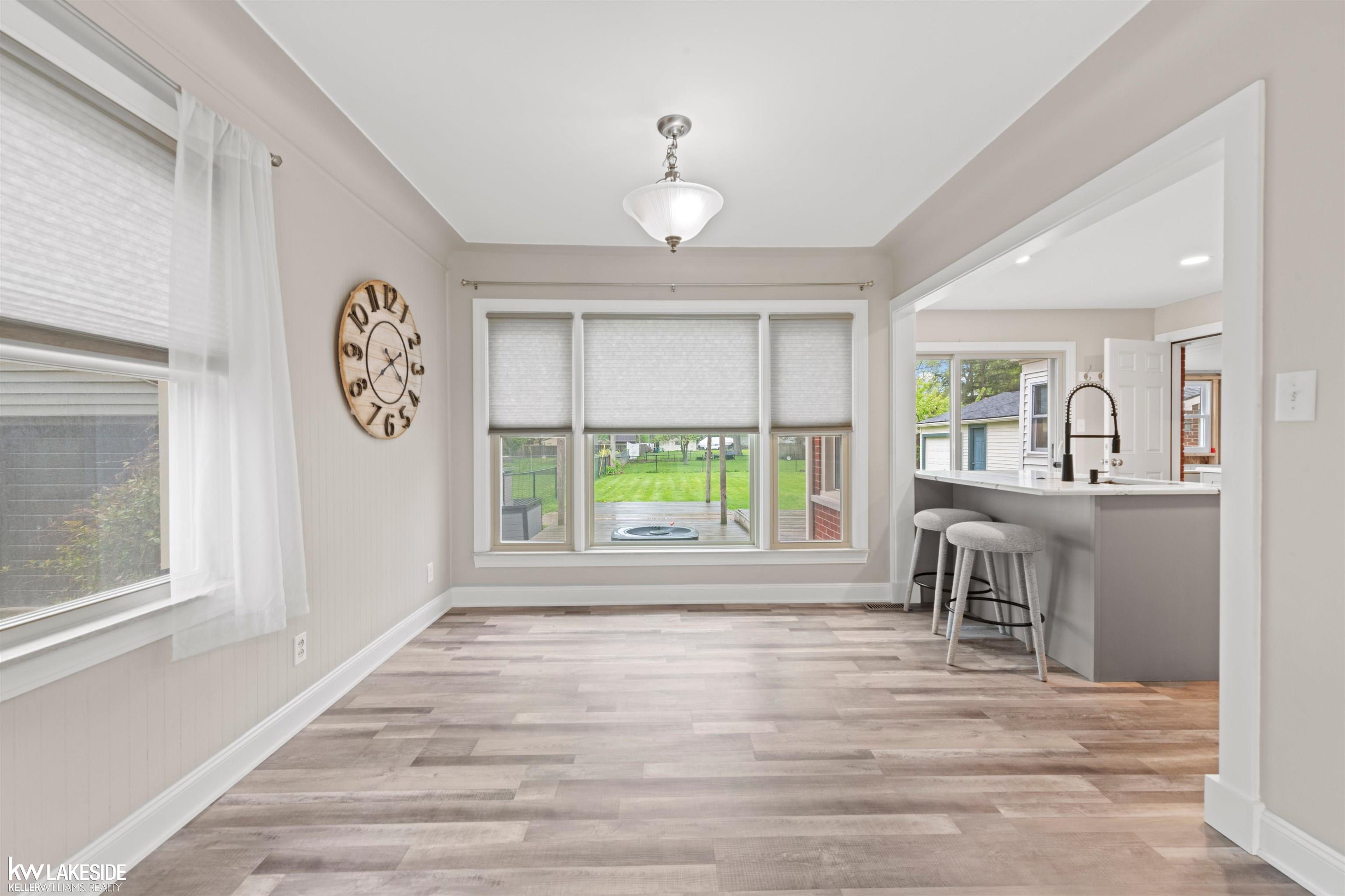27080 South River Road Harrison Township, MI 48045 - Photo 4 of 40