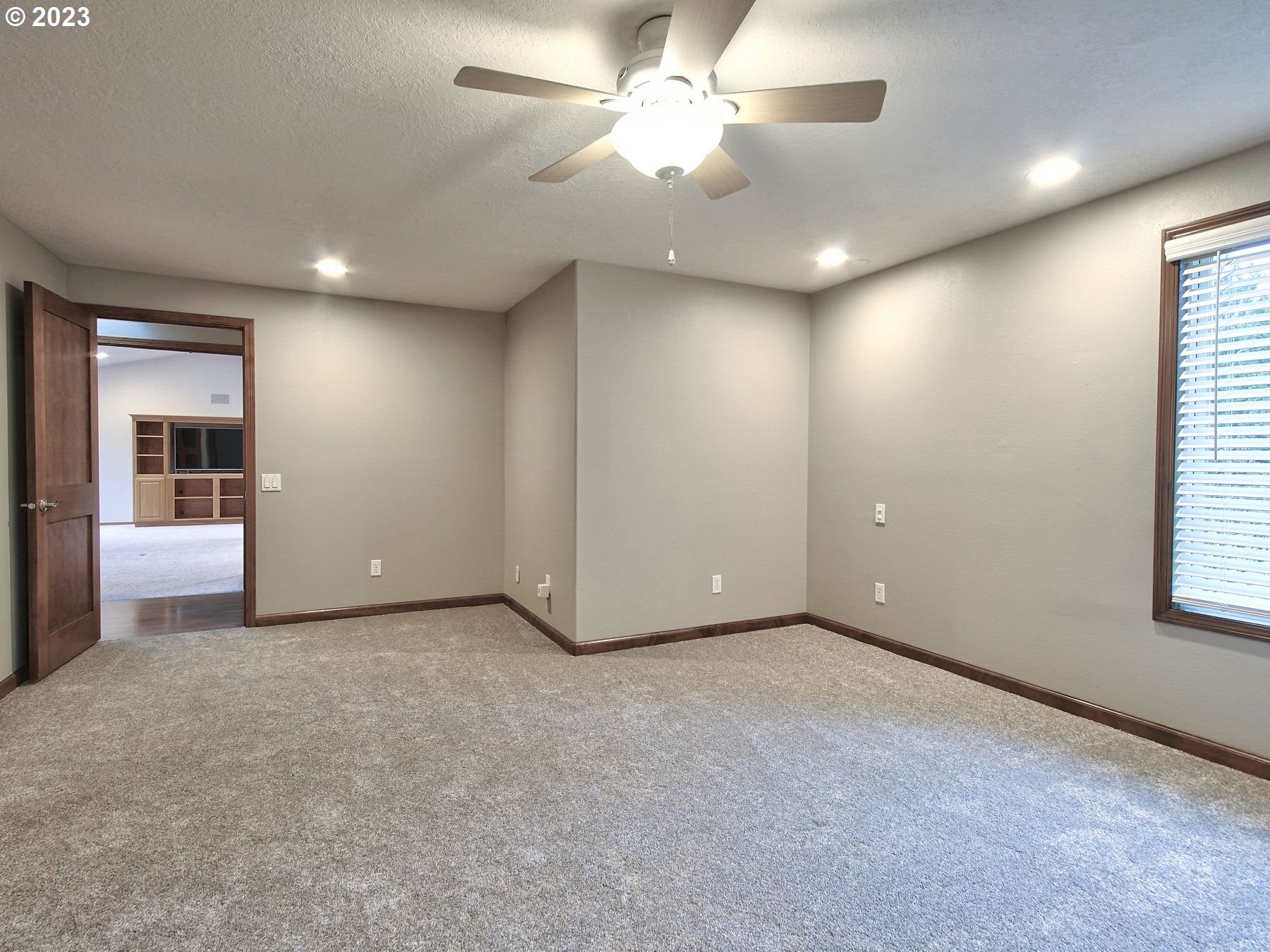 32840 South Meridian Road Woodburn, OR 97071 - Photo 23 of 32 an empty room with windows and fan