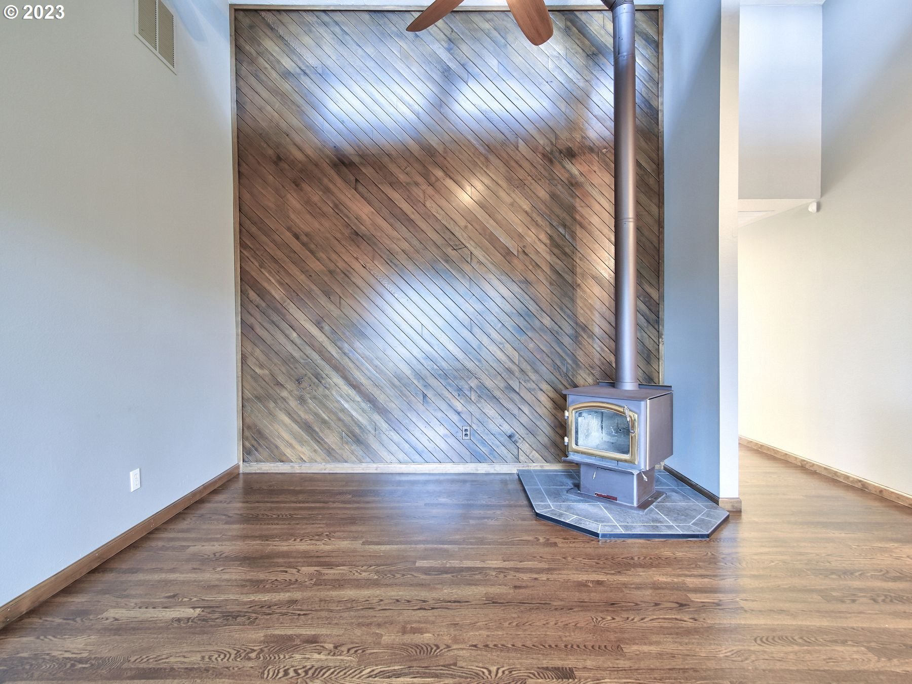 32840 South Meridian Road Woodburn, OR 97071 - Photo 8 of 32 a view of entryway