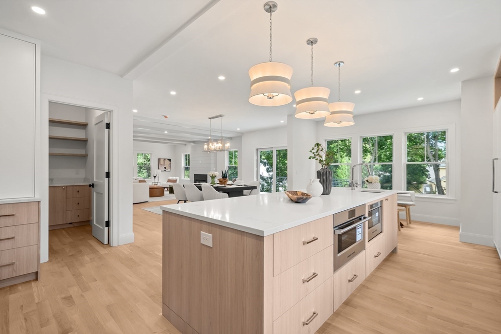 22 Priscilla Circle Wellesley, MA 02481 - Photo 11 of 38