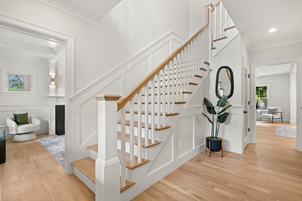 22 Priscilla Circle Wellesley, MA 02481 - Photo 3 of 38
