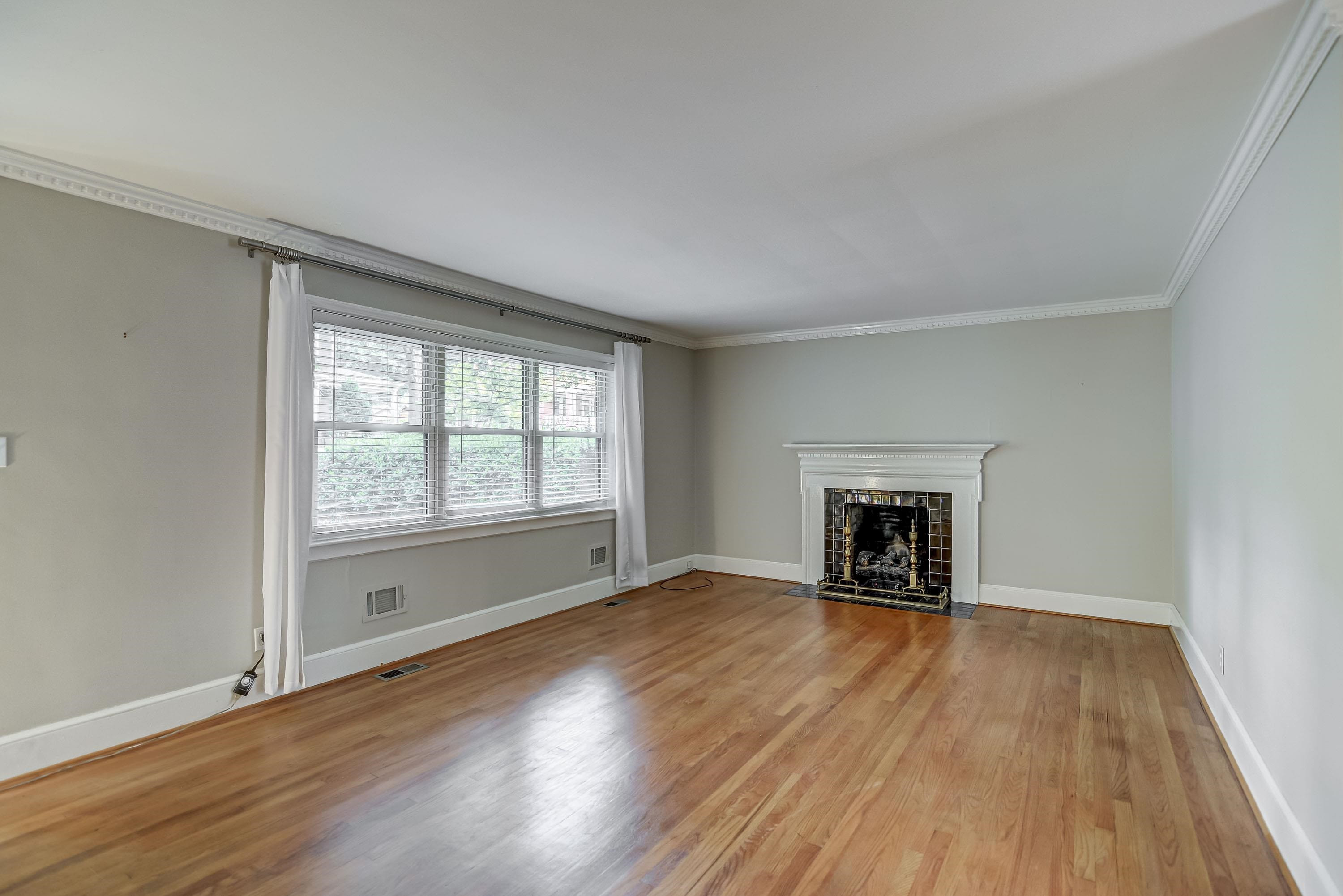 124 Hawthorne Road Raleigh, NC 27605 - Photo 2 of 17 Photo 2
