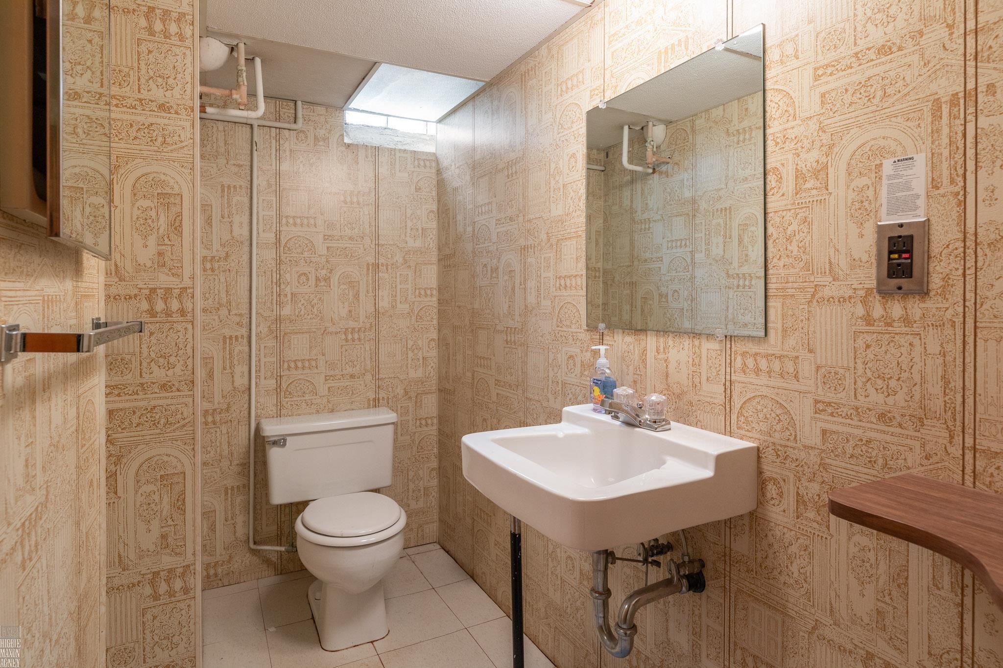 1831 Prestwick Road Grosse Pointe Woods, MI 48236 - Photo 24 of 26