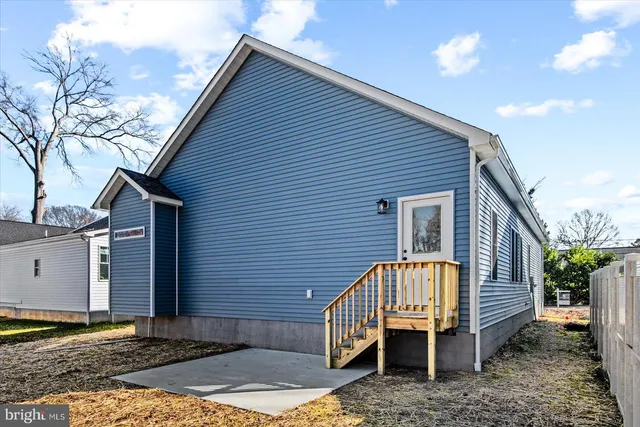 $420,000 | 133 6th Street, Colonial Beach, VA 22443