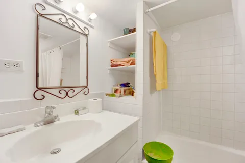 $400,000 | 3748 North Sacramento Avenue, Chicago, IL 60618