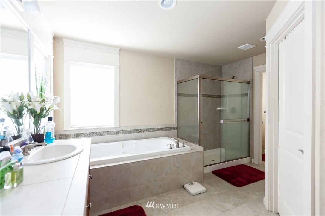 108 Shadow Avenue Southeast Renton, WA 98059 - Photo 9 of 13