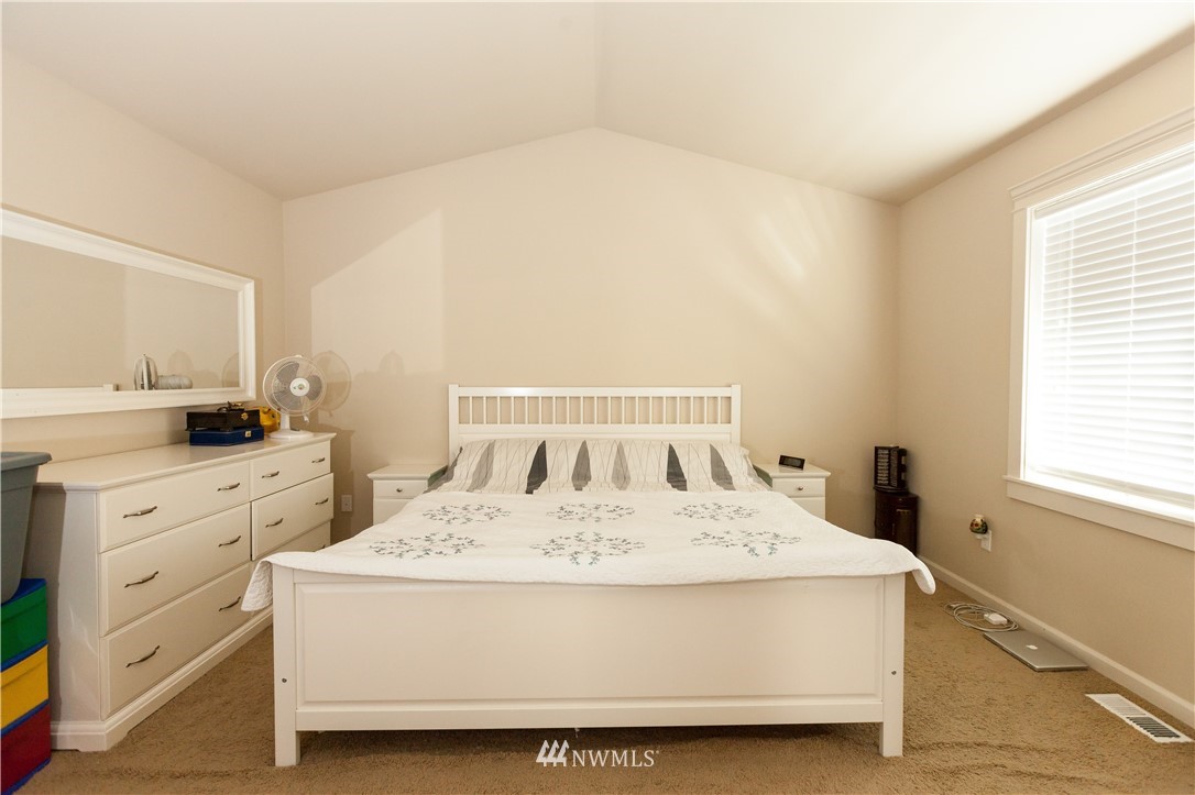 108 Shadow Avenue Southeast Renton, WA 98059 - Photo 10 of 13