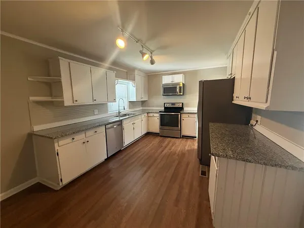 $1,395 | 20 Highland Street, Gainesville, GA 30501