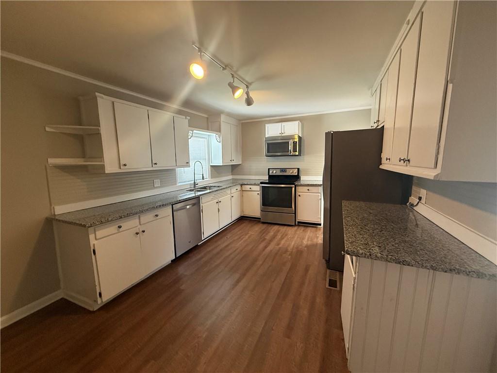 20 Highland Street Gainesville, GA 30501 - Photo 3 of 9