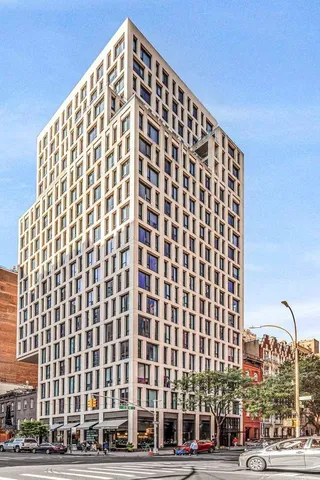 $1,550,000 | 160 East 22nd Street, Unit 10D | Gramercy