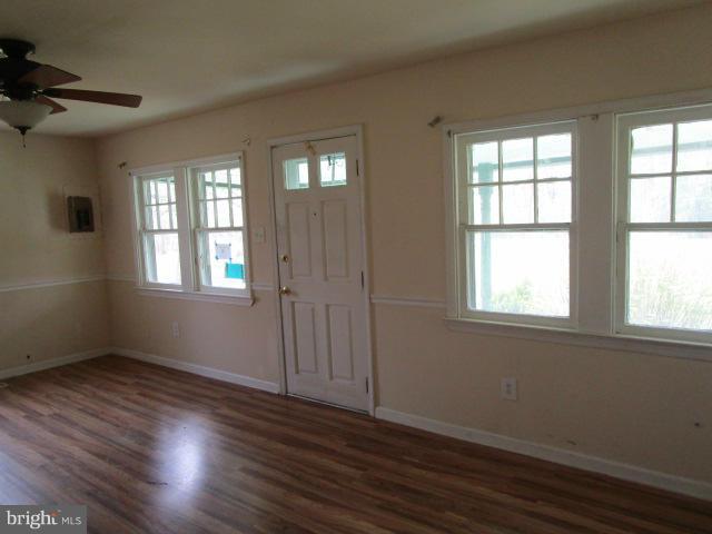 15218 Poplar Hill Road Brandywine, MD 20613 - Photo 2 of 22 Living Room