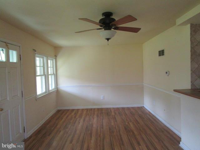 15218 Poplar Hill Road Brandywine, MD 20613 - Photo 3 of 22 Living Room