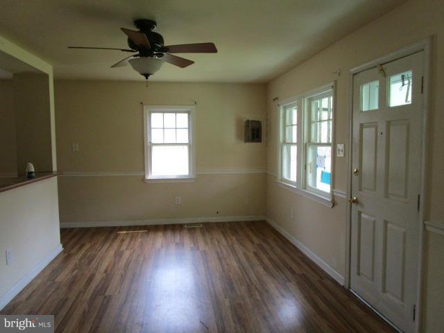 15218 Poplar Hill Road Brandywine, MD 20613 - Photo 4 of 22 Living Room
