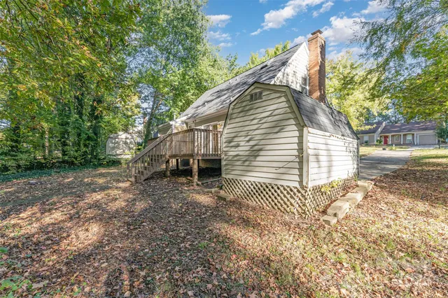 $330,000 | 2319 Oak Leigh Drive, Charlotte, NC 28262