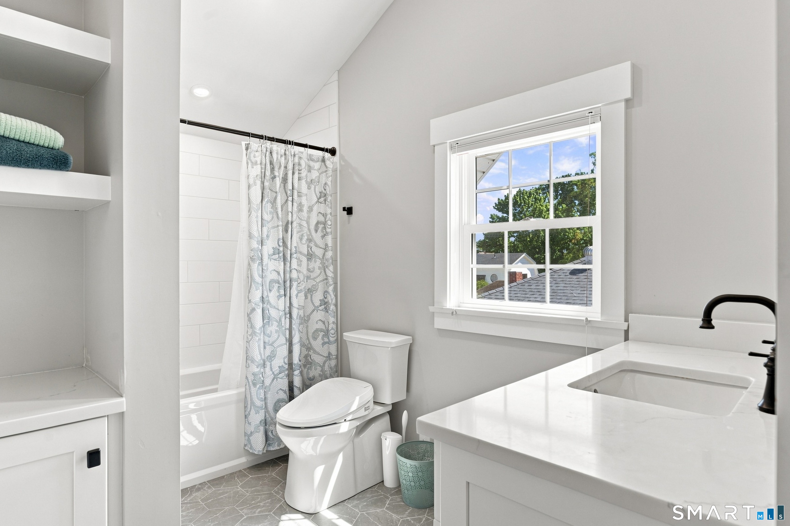 99 East Wharf Road Madison, CT 06443 - Photo 27 of 36 The upstairs full bath.