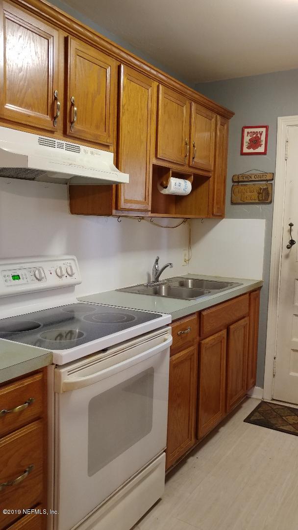 3688 Cascade Road Jacksonville, FL 32207 - Photo 7 of 18 Kitchen