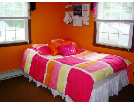 27 Knollwood Road Dudley, MA 01571 - Photo 13 of 23 Gallery Image 13
