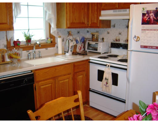 27 Knollwood Road Dudley, MA 01571 - Photo 15 of 23 Gallery Image 15